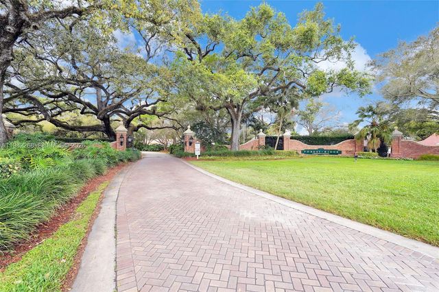 2632 Oak Park Cir, Davie, FL 33328