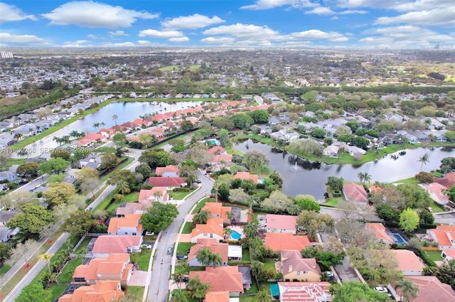 2632 Oak Park Cir, Davie, FL 33328