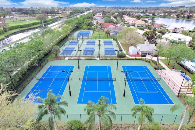 2632 Oak Park Cir, Davie, FL 33328