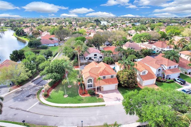 2632 Oak Park Cir, Davie, FL 33328