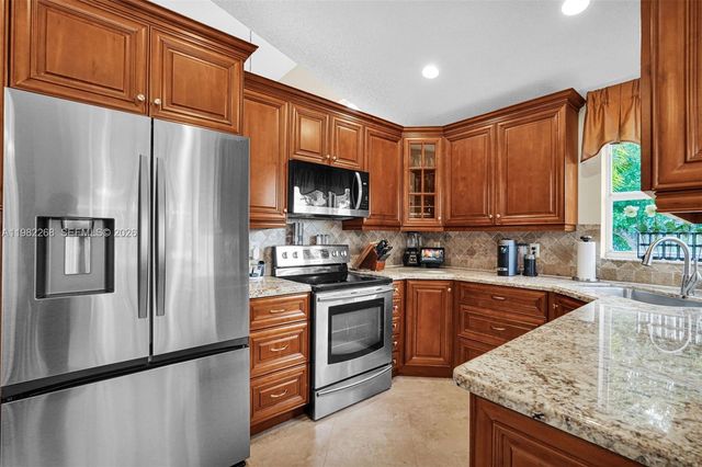 2632 Oak Park Cir, Davie, FL 33328