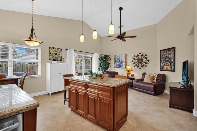 2632 Oak Park Cir, Davie, FL 33328