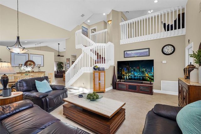 2632 Oak Park Cir, Davie, FL 33328