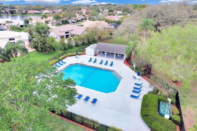 2632 Oak Park Cir, Davie, FL 33328