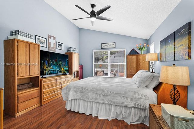 2632 Oak Park Cir, Davie, FL 33328