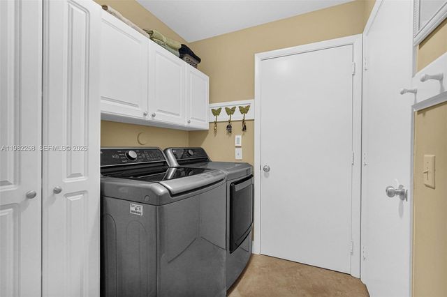 2632 Oak Park Cir, Davie, FL 33328