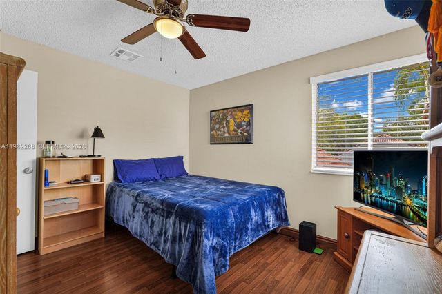 2632 Oak Park Cir, Davie, FL 33328