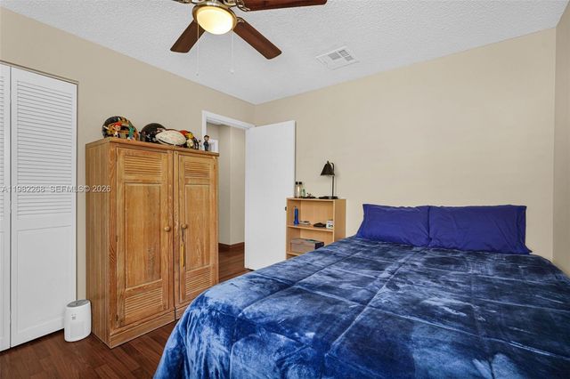 2632 Oak Park Cir, Davie, FL 33328