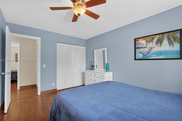 2632 Oak Park Cir, Davie, FL 33328