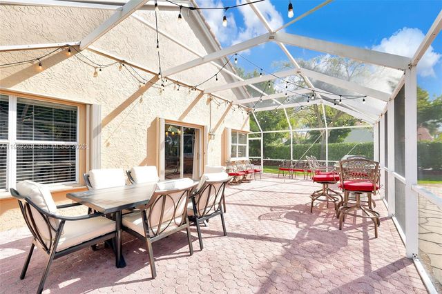 2632 Oak Park Cir, Davie, FL 33328