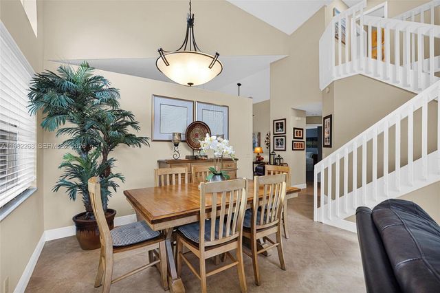 2632 Oak Park Cir, Davie, FL 33328