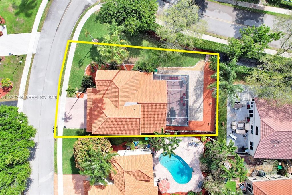 Image 28 of property listing at 2632 Oak Park Cir, Davie, FL 33328