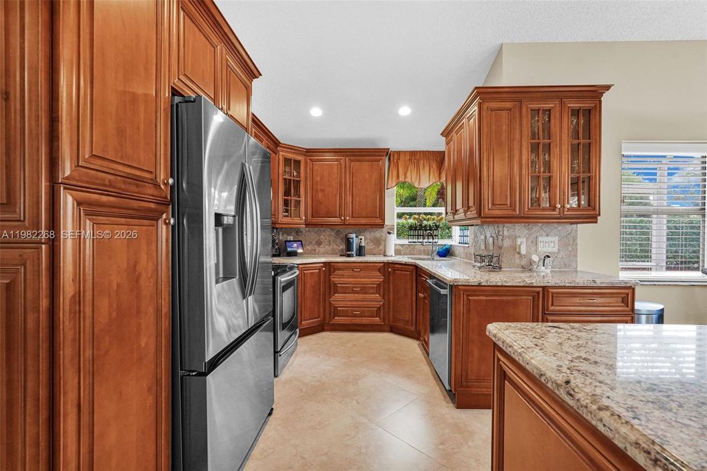 Image 33 of property listing at 2632 Oak Park Cir, Davie, FL 33328