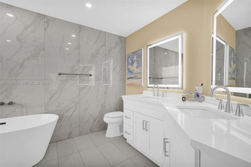 Image 43 of property listing at 2632 Oak Park Cir, Davie, FL 33328