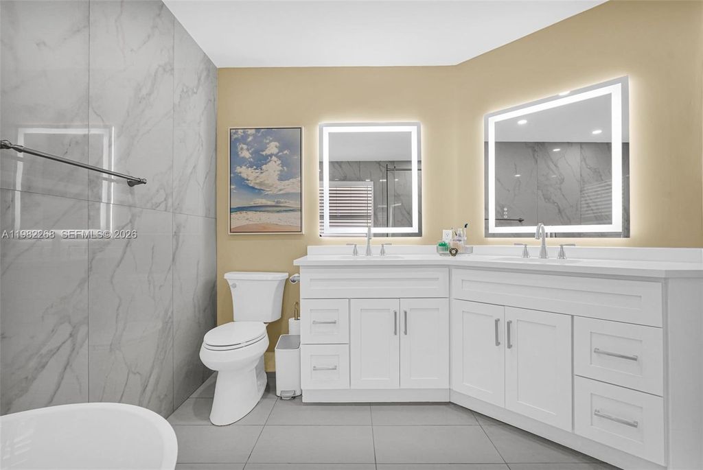 Image 45 of property listing at 2632 Oak Park Cir, Davie, FL 33328