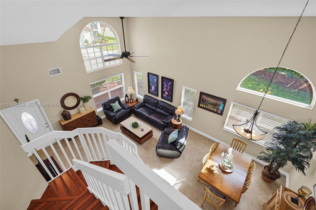 Image 60 of property listing at 2632 Oak Park Cir, Davie, FL 33328