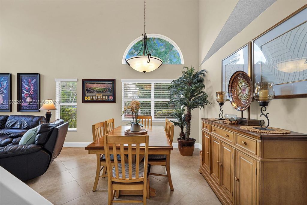 Image 71 of property listing at 2632 Oak Park Cir, Davie, FL 33328