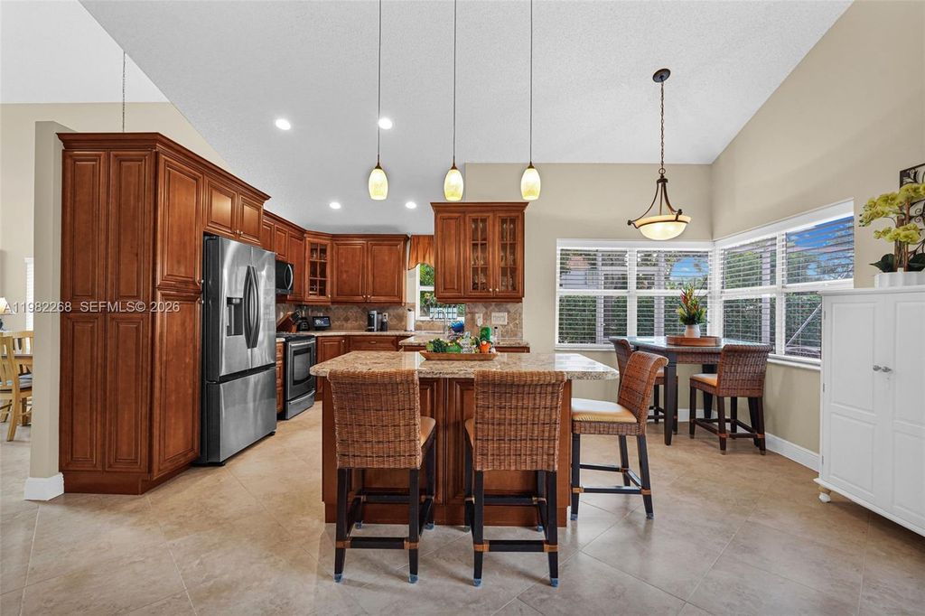 Image 72 of property listing at 2632 Oak Park Cir, Davie, FL 33328