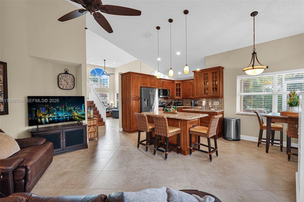 Image 73 of property listing at 2632 Oak Park Cir, Davie, FL 33328