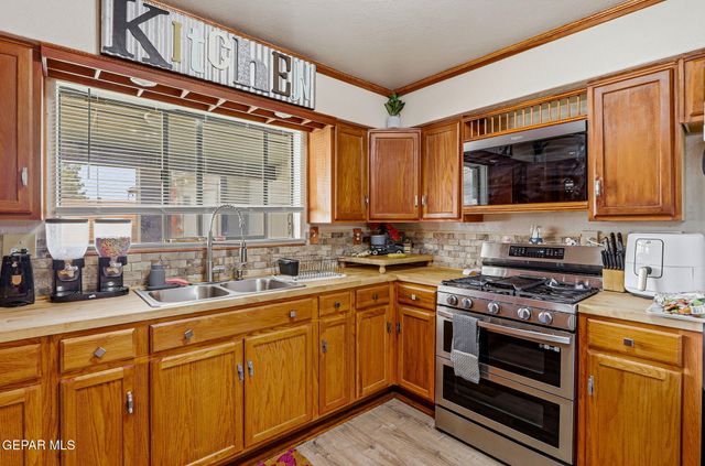 11445 REX BAXTER Drive, El Paso, TX 79936