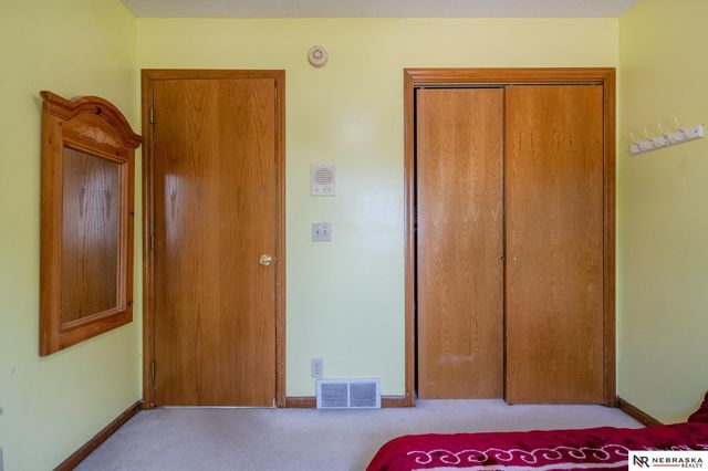 2208 Deerfield Avenue, Fremont, NE 68025