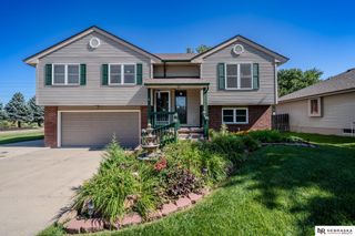 2208 Deerfield Avenue, Fremont, NE 68025