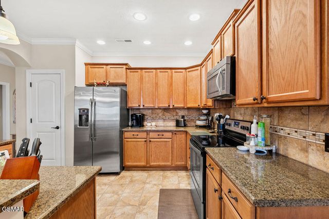 2241 Boulder Crest Lane, Sevierville, TN 37876