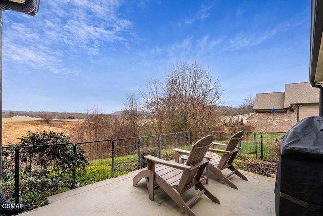 2241 Boulder Crest Lane, Sevierville, TN 37876