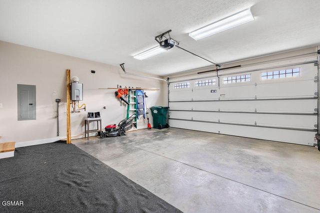 2241 Boulder Crest Lane, Sevierville, TN 37876