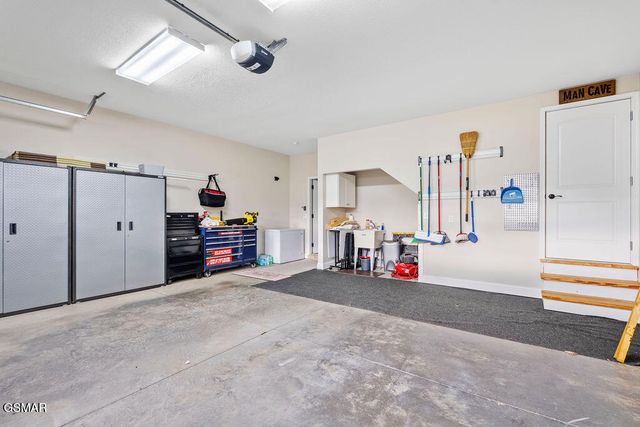 2241 Boulder Crest Lane, Sevierville, TN 37876