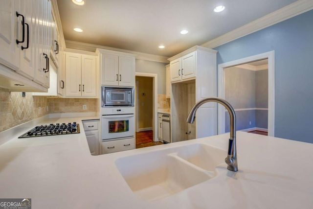 534 Harbour Shores Drive, Jackson, GA 30233