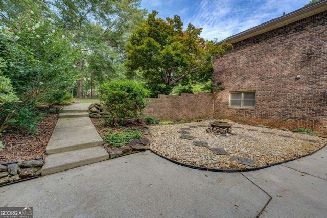 534 Harbour Shores Drive, Jackson, GA 30233