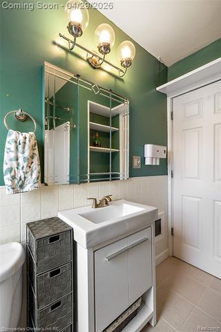 21301 Saint Gertrude Street, Saint Clair Shores, MI 48081