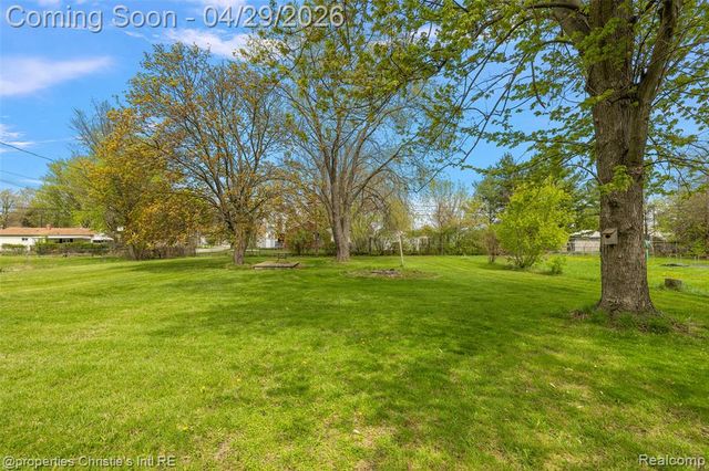 21301 Saint Gertrude Street, Saint Clair Shores, MI 48081