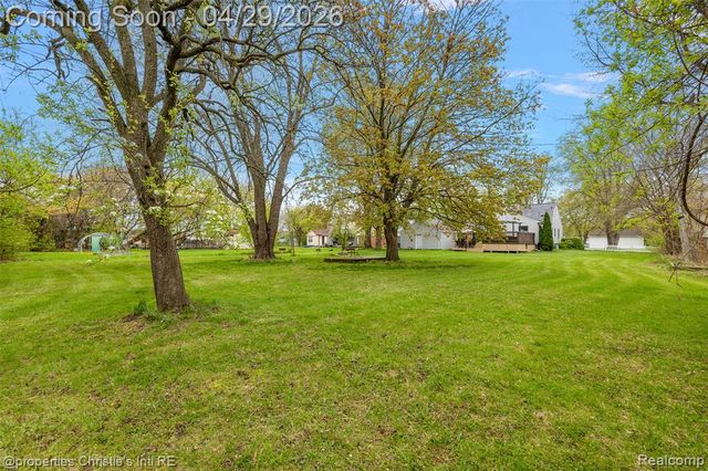 21301 Saint Gertrude Street, Saint Clair Shores, MI 48081