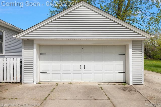 21301 Saint Gertrude Street, Saint Clair Shores, MI 48081