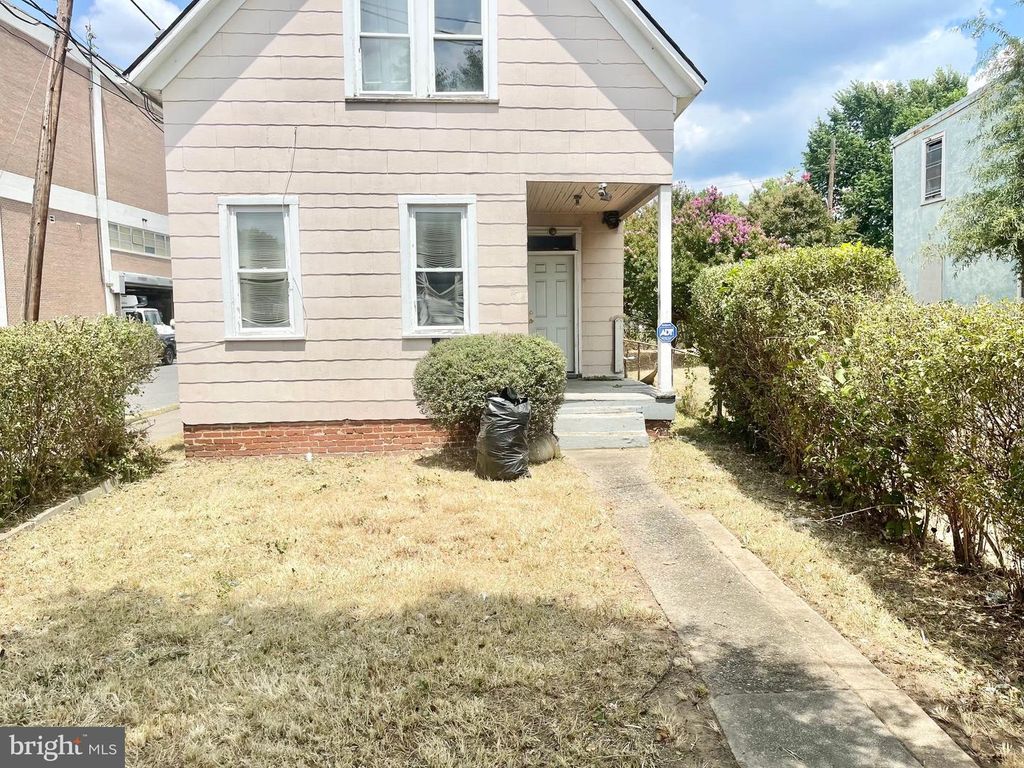 4300 JAY ST NE, Washington, DC 20019