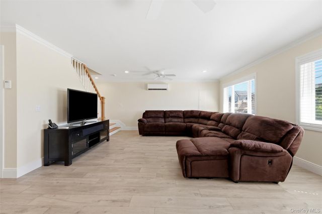 458 Little East Neck Road S, Babylon, NY 11702