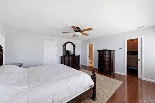 458 Little East Neck Road S, Babylon, NY 11702