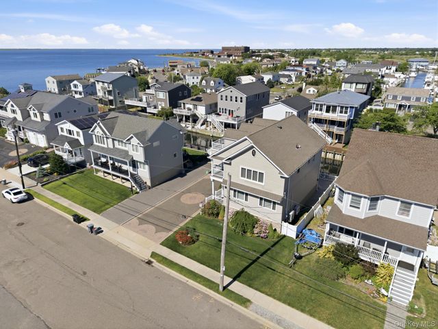 458 Little East Neck Road S, Babylon, NY 11702