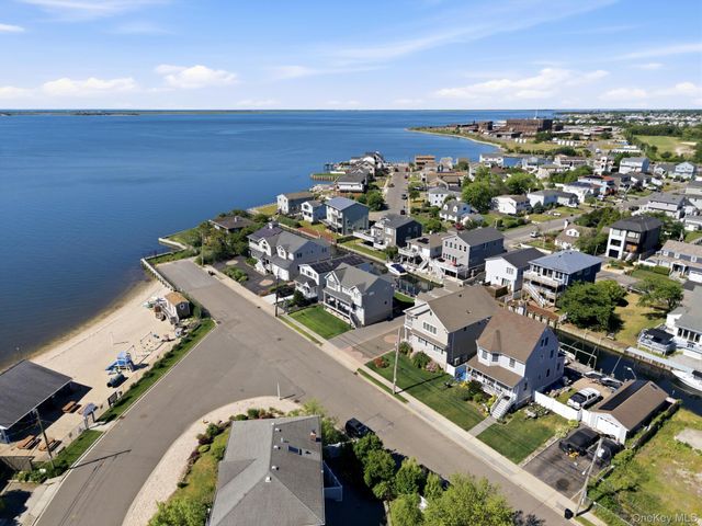 458 Little East Neck Road S, Babylon, NY 11702