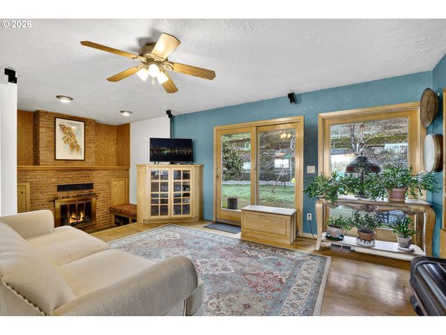 186 Ne SHAFFORD Ave, Estacada, OR 97023