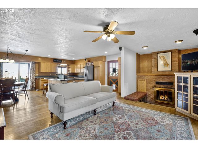 186 Ne SHAFFORD Ave, Estacada, OR 97023