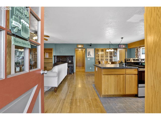 186 Ne SHAFFORD Ave, Estacada, OR 97023