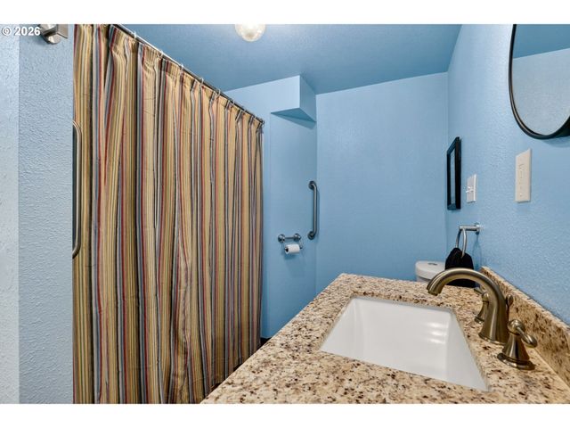 186 Ne SHAFFORD Ave, Estacada, OR 97023