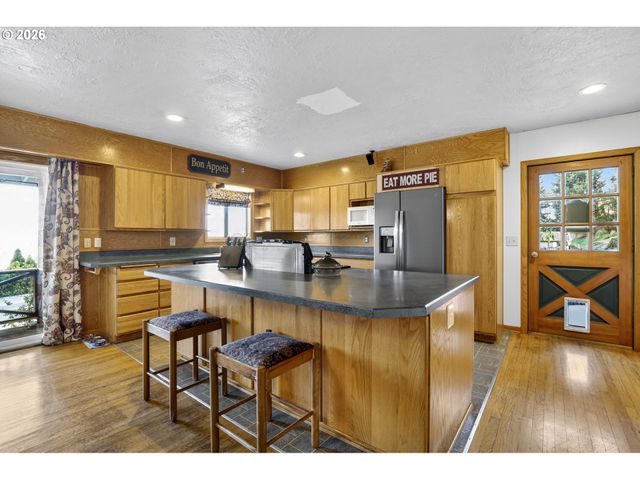 186 Ne SHAFFORD Ave, Estacada, OR 97023