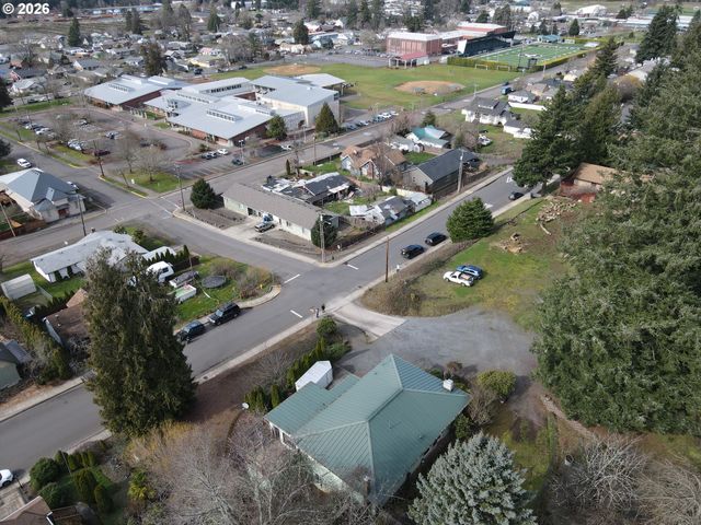 186 Ne SHAFFORD Ave, Estacada, OR 97023