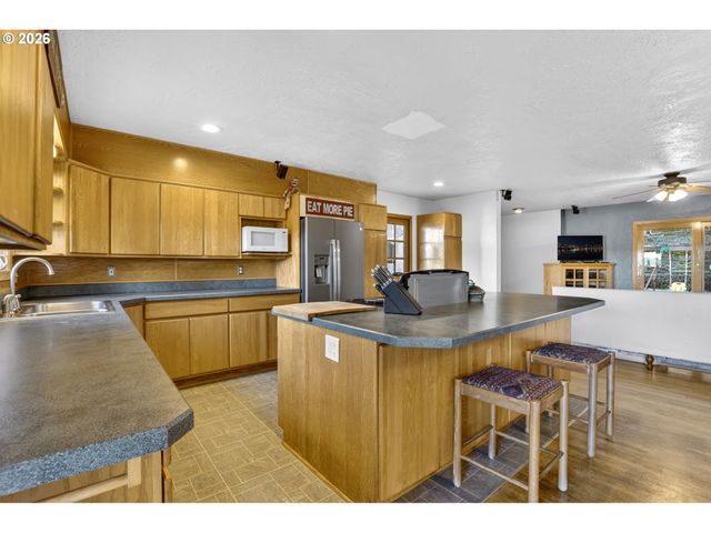 186 Ne SHAFFORD Ave, Estacada, OR 97023