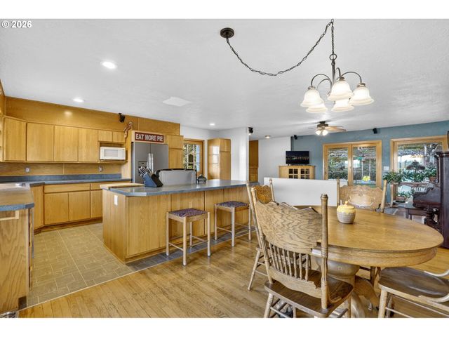 186 Ne SHAFFORD Ave, Estacada, OR 97023