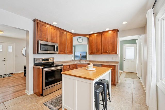 1611 17th AVENUE, Grafton, WI 53024